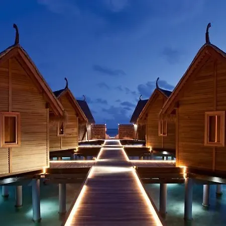 Constance Moofushi-3